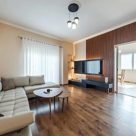 Apartment The Old-clock Shkoder