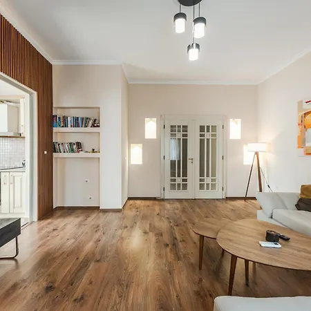 The Old-clock By Pikhost Apartamento Shkodër