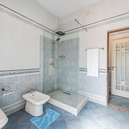 The Old-clock By Pikhost Appartement *