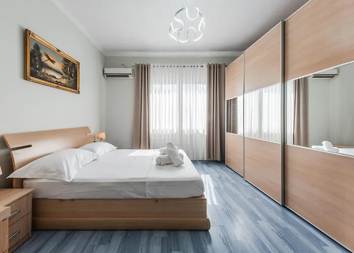 The Old-clock By Pikhost *